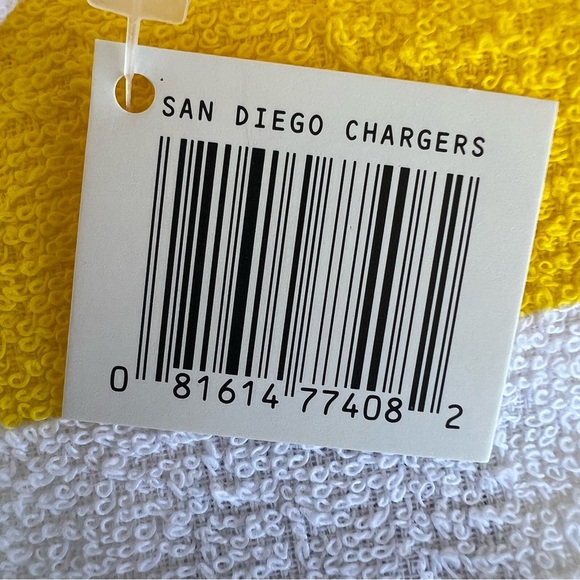 VTG NOS San Diego Chargers NFL Football Beach Towel Bolt Helmet 90s 30x60 Brazil - Picture 8 of 12